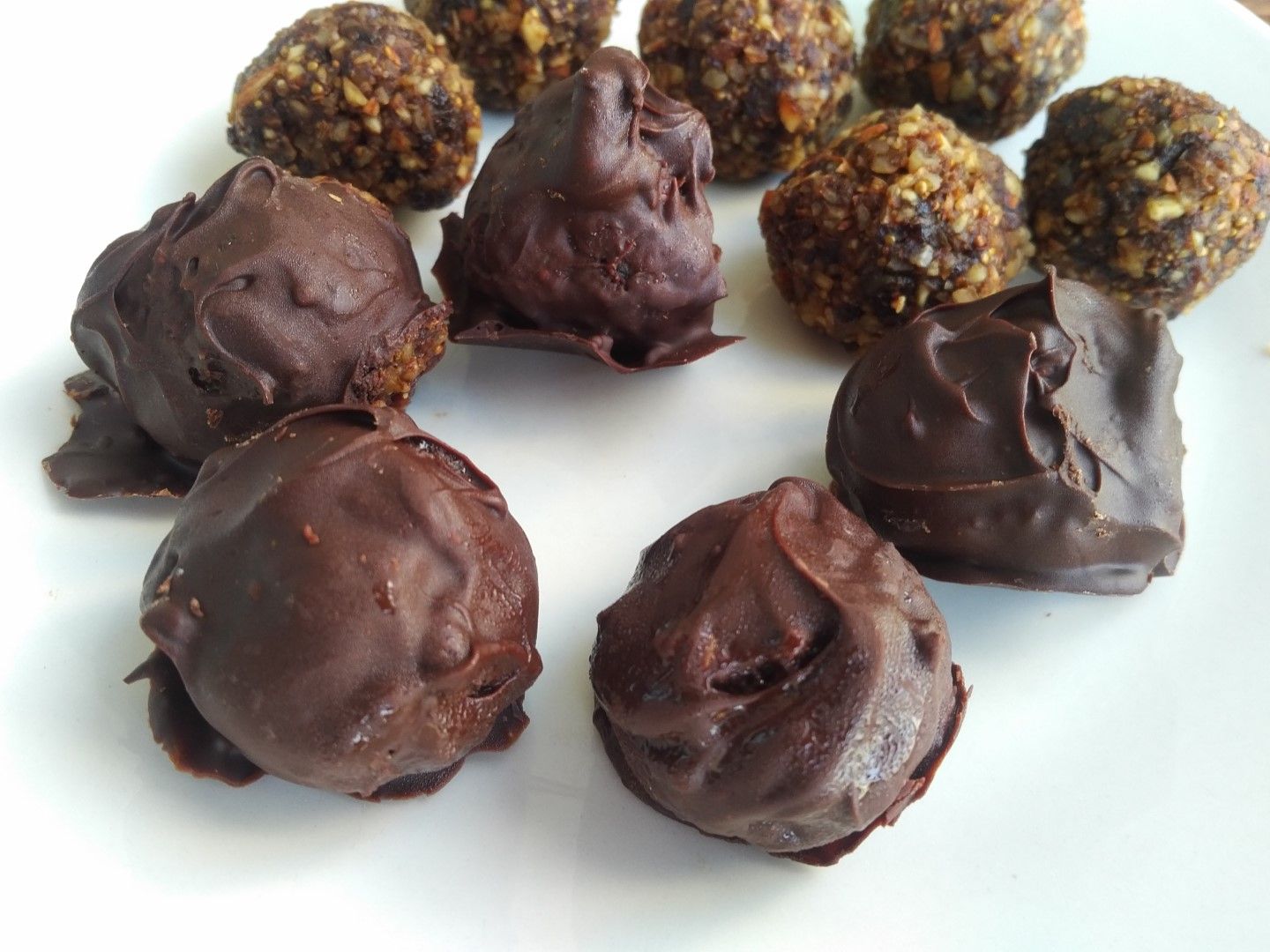 Dried fig and almond power balls – Just 3 ingredients